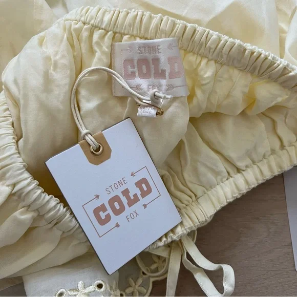 BNWT Stone Cold Fox Set - Picture 6 of 6